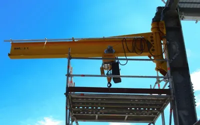 Puente grúa voladizo